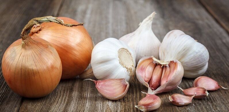 bawang bodas jeung bawang pikeun miceun parasit tina awak
